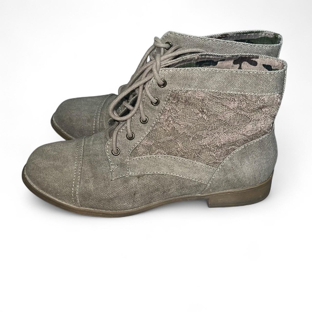 Jellypop Women's Gray Lace-Up Ankle Boots Camo Combat-Inspired Booties Size 9